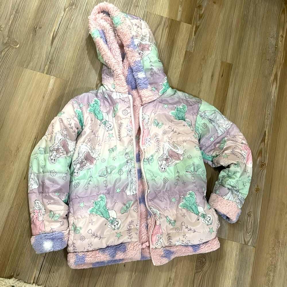 Reversible Disney princesses jacket size 6x6 girl